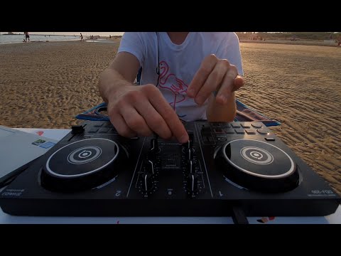 DJ Plays Progressive House Using Pioneer DDJ-200 (Cheap DJ Controller) At The Beach During Sunset