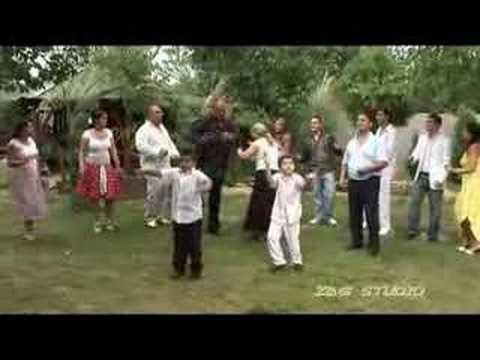 Dani Family VIDEÓ OFFICIAL ZGSTUDIO █▬█ █ ▀█▀