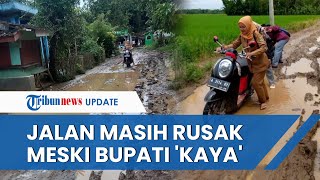Viral Kisah Miris Guru Lewati Jalan Rusak demi Bisa Mengajar, Sang Bupati Malah Diduga Pamer Harta