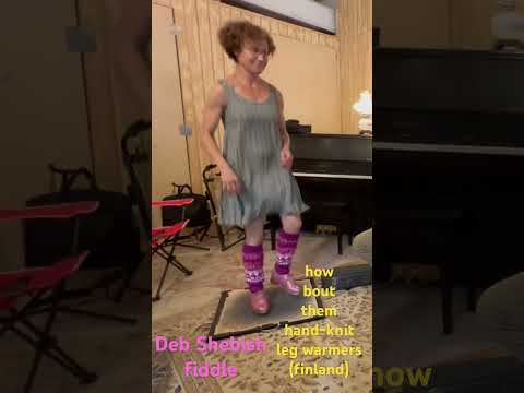 Warm Up Buckdance - Miss Moonshine learns new tune from Deb Shebish - in Finnish leg warmers
