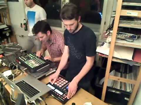 P3: Exercise One Live @ Berlin Mitte Institut 27.09.2010 Dumb Unit Label Show