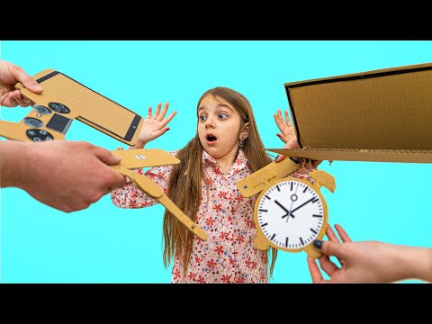 COSE DI CARTONE Contro COSE VERE!