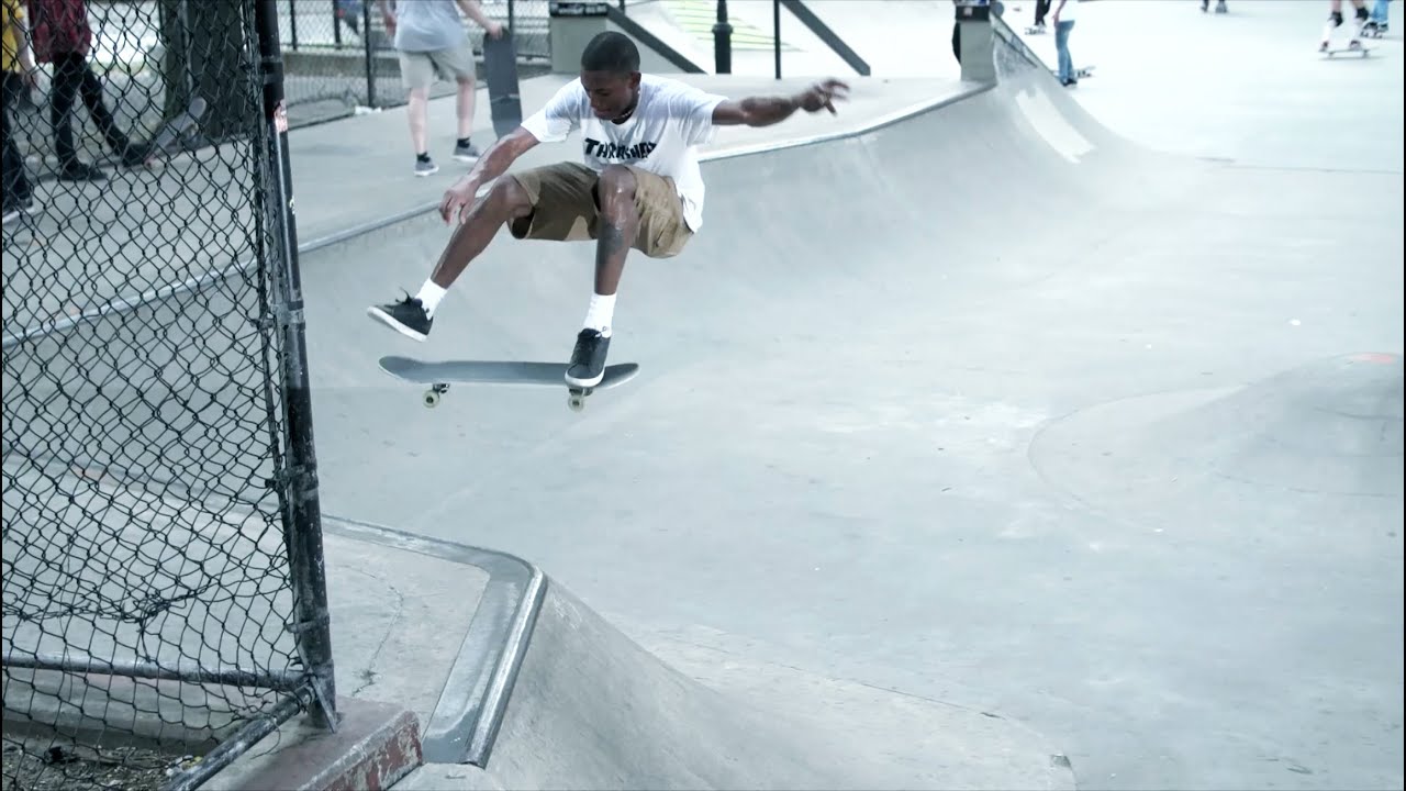 Ishod Wair en LES Park - Space Invaders