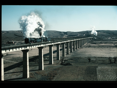 Chinese Steam: QJ Freights around Aobaogou - 18th Jan 2001