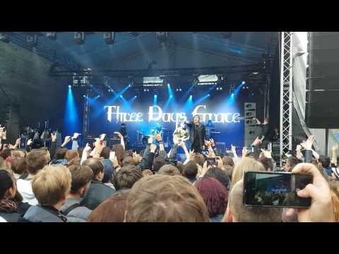 Three Days Grace - I Am Machine LIVE 2017