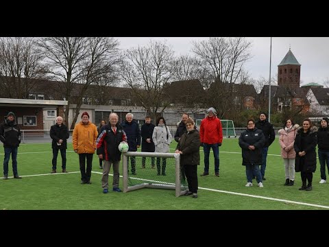 Kunstrasen in Leverkusen – Roland Bürrig sparte eifrig mit