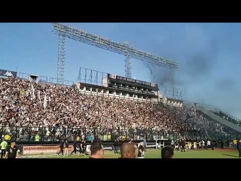 Torcida do Vasco fazendo a festa durante a entrada do time em campo - Vasco x Chapecoense