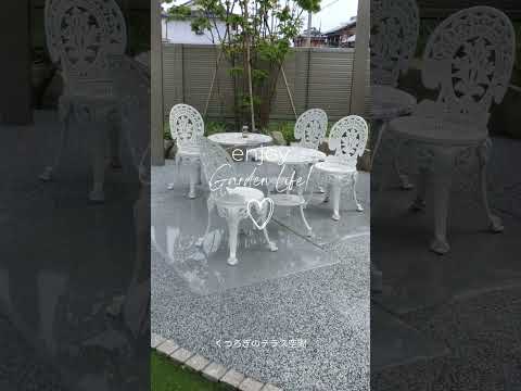 ガラス張りのプールを備えたテラスのデザイン：素晴らしいアイデアです。  庭園