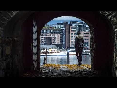 Oslo (feat. Sarah de Warren) by Falling North x 4URA