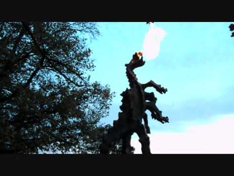 Smok Wawelski zionie ogniem znów - Wawel Castle Dragon belching fire too