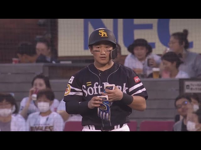 【1回表】首脳陣の期待に応えた!! ホークス・野村大樹 ライトへ先制2点タイムリーヒットを放つ!! 2022年8月23日 東北楽天ゴールデンイーグルス 対 福岡ソフトバンクホークス