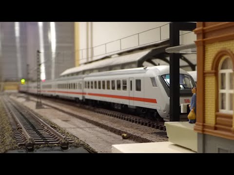 Marco's Model Railway Part 21 – Introducing New Additions - Can I push 7 express train carriages?