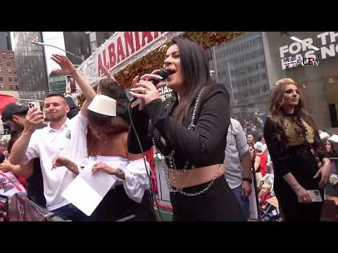 Barbana Dini PJESEMARESE NE PARADEN SHQIPTARE NY 2022