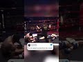 The ref was ready for this (via Max Muay Thai)