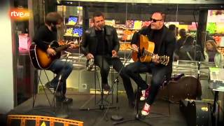 M Clan interpreta en acústico  Quédate a dormir en el Mercado de la Cebada de Madrid