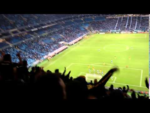 "Delirio de la hinchada Canalla en Porto Alegre (Brasil)" Barra: Los Guerreros &bull; Club: Rosario Central