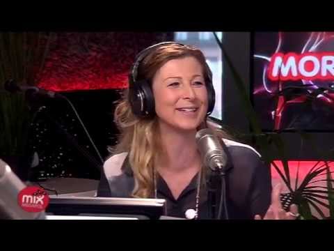 Strippor på begravningen