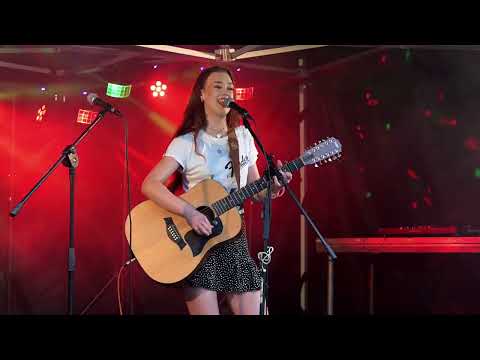 Sabina Uxová - Miley Cyrus   Flowers  cover by Sabina Uxová