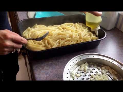 Making Macaronia tou Fournou