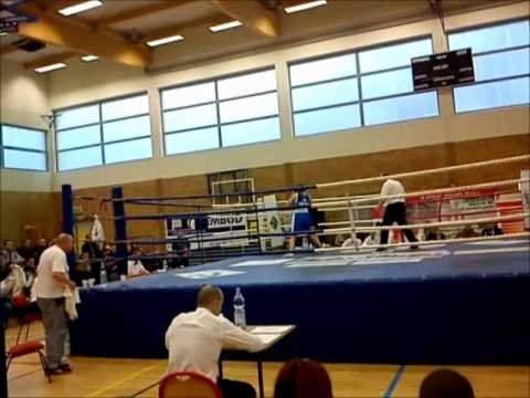 Ewelina Żurawska (KS Boks Lublin) vs Weronika Szymańska (ASB Hetman Zamość).wmv
