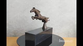 Bronzová socha „Skákající kůň“ – Art Deco, podle Casimir Brau