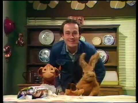 Pipkins.  Why Can't Teddy Go Home? With Jonathan Kydd as Tom