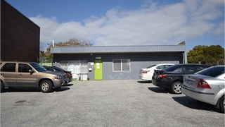 Rivervale - Funky Warehouse / Showroom With Exposure