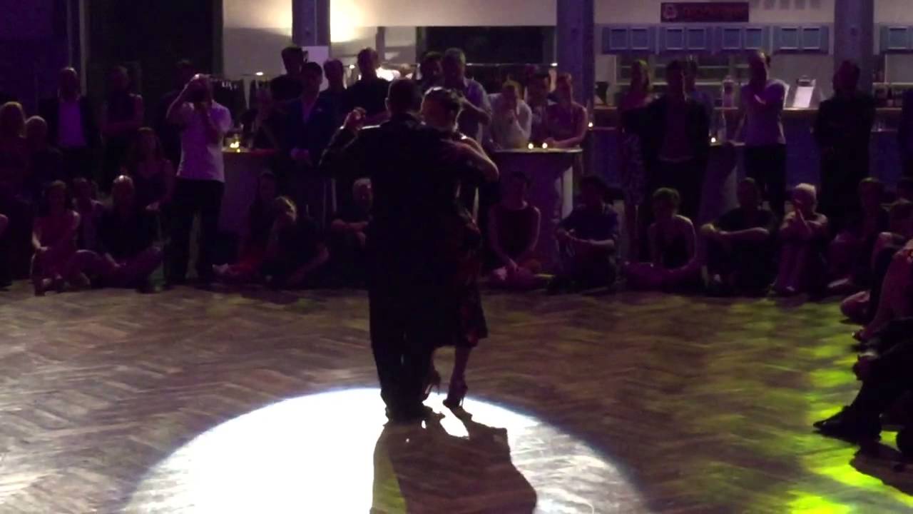 Santiago Castro y Carla Rossi 2/4