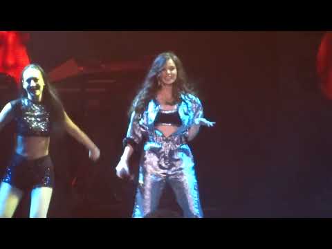 Hailee Steinfeld - "Let Me Go" (Live in San Diego 8-20-18)