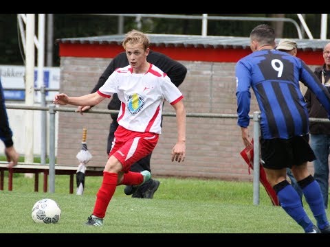 Heukelum 1 - Smerdiek 1, Christan van de Meijden schiet op de lat