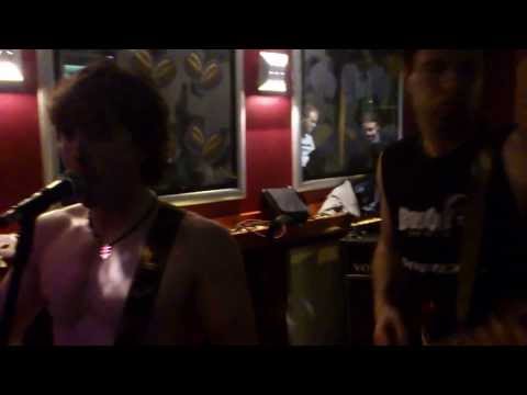 Perroloco - Ama, ama y ensancha el alma + Autorretrato (Extremoduro)