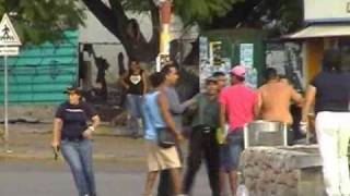 preview picture of video 'Disturbios en Paseo Colón'