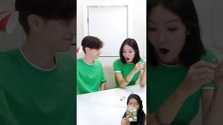 Download lagu MONEY MAGIC TRICK MAKES GIRLS STUN 😱😂 #shorts #funny #dubbing mp3