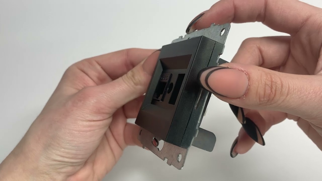 Розетка одинарна комп'ютерна RJ-45 OVIVO Grano чорний (600-000317-229)