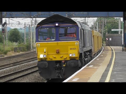 DRS 66425 powering through Rugeley Trent Valley - 29/6/21
