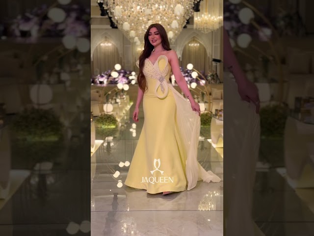 فستان سهرة ليموني ملكي بقصة متميزة وتفاصيل فاخرة