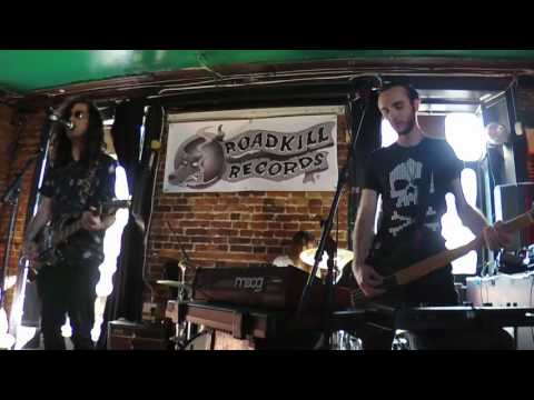 Sky Between Leaves - Live @ Roadkill Records All Dayer, Lock Tavern 07/08/2016 (3 of 6)