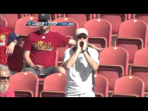 Yellow card USA - No.14 Fatai ALASHE #CMOQ2015 #CONCACAF @ussoccer @FenafuthOrg