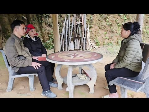 Khanh's aloof attitude made her mother want to change her own personality for the better