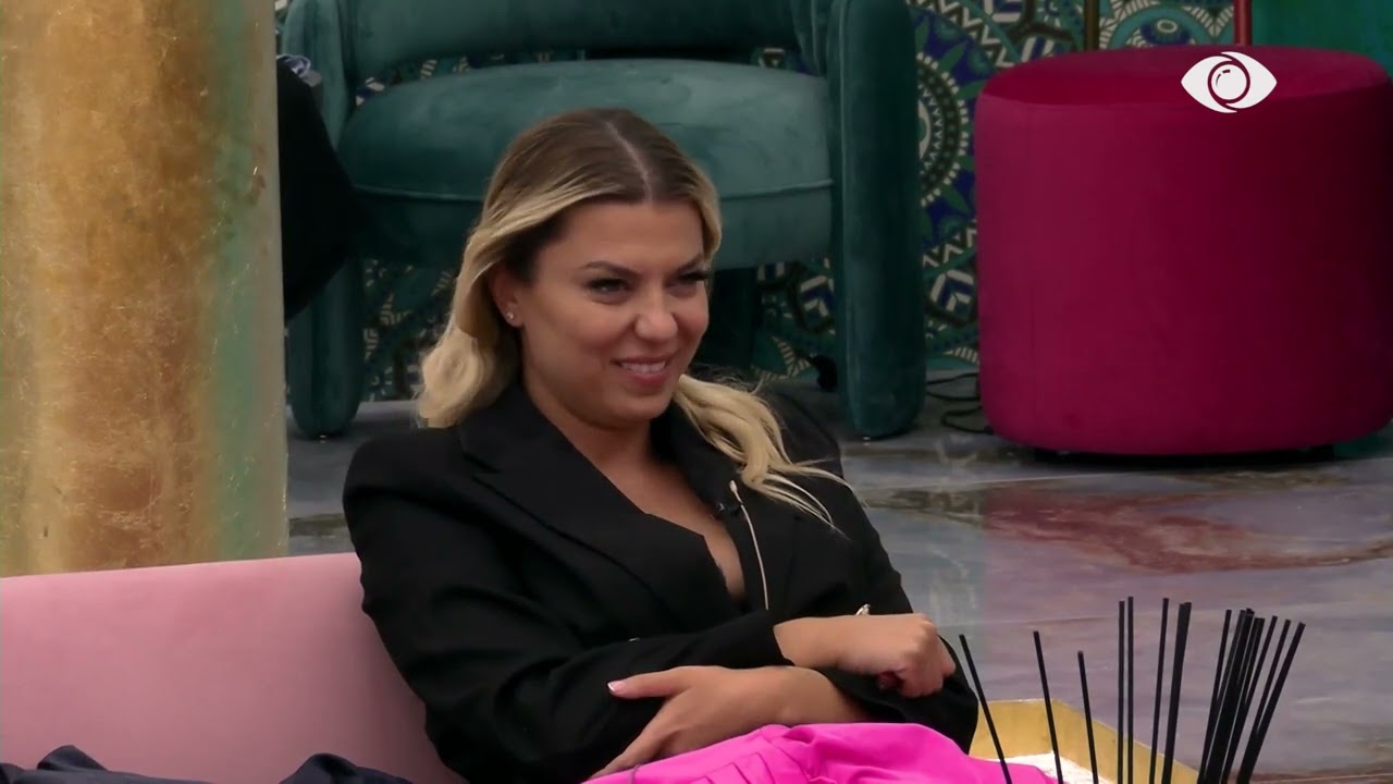 “Drejtori që më mbronte, vrau veten”/ Rike flet për shkollën në Itali: Nuk isha fëmijë për t’u…