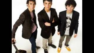 Jonas Brothers- Lovebug (Asked By Sabrina)