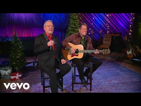 Mark Lowry - It’s Beginning to Look a Lot Like Christmas (Live) (Official Music Video)