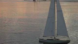 preview picture of video 'RC sailboat in Taal Lake at sunset'