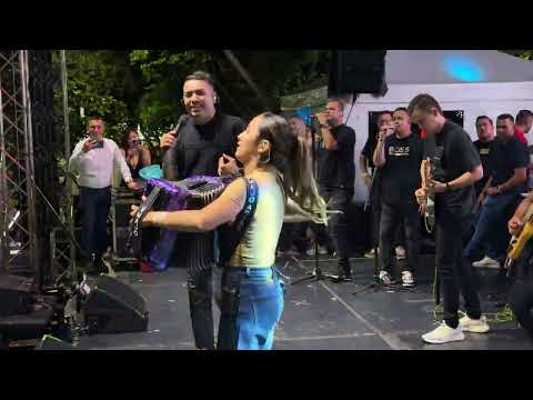 Los Sabanales y Color Moreno (En Vivo) - Majo Arias & Diego Daza