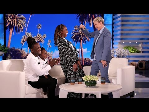 エレンは自己肯定感家族の本の夢を実現するのに役立ちます (Ellen Helps Self-Affirmation Family's Book Dreams Come True)