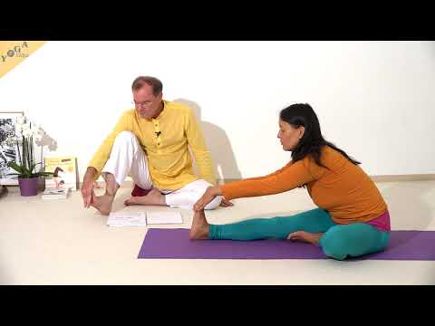 Halbe Vorwärtsbeuge mit Händen über die Zehen - Yoga Asana Lexikon