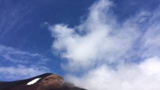 ゴジラみたいな雲