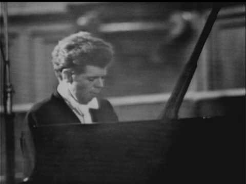 Van Cliburn plays Scriabin (vaimusic.com)