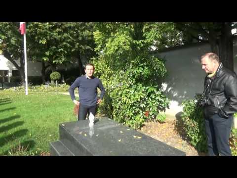 Tombe de Pierre Fresnay et Yvonne Printemps au cimetière de Neuilly-Sur-Seine