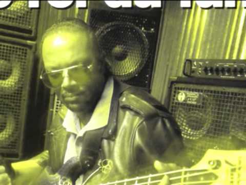 Louis Johnson's Slap Bass Solo
